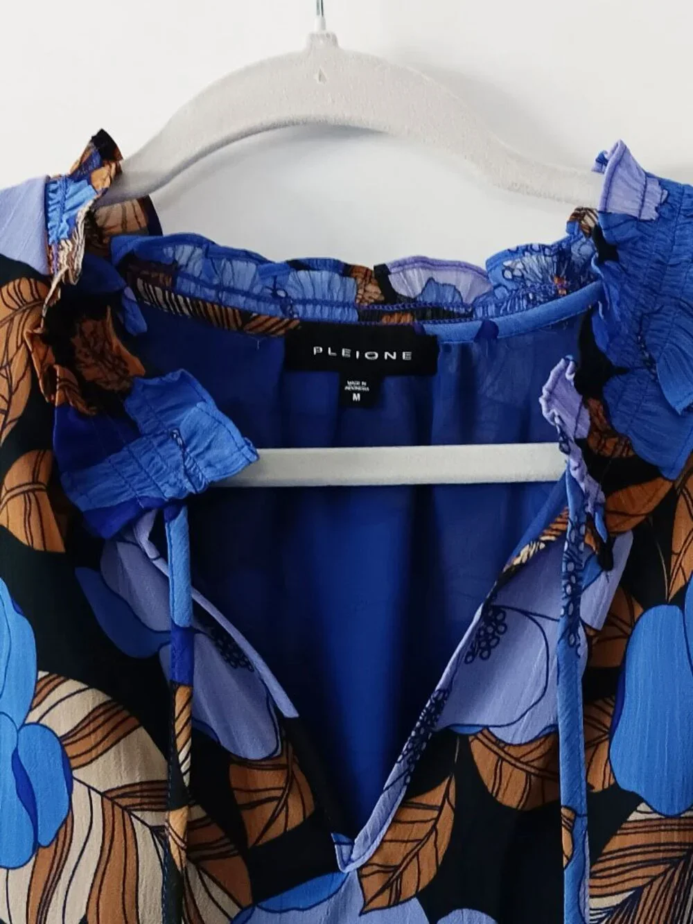 PLEIONE Blue and Beige Floral Blouse Size M ($14) - Picture 3 of 12